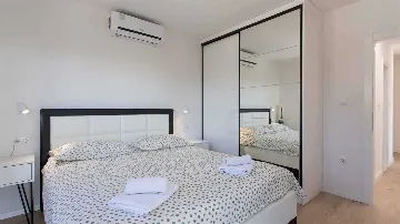 3-Bedroom Villa with Pool & BBQ in Kaštel Novi