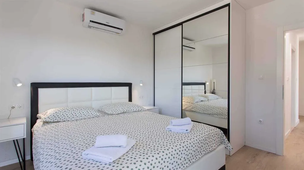 3-Bedroom Villa with Pool & BBQ in Kaštel Novi