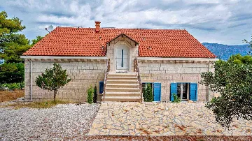 Villa with Sea Views in Pučišća (Sleeps 12)