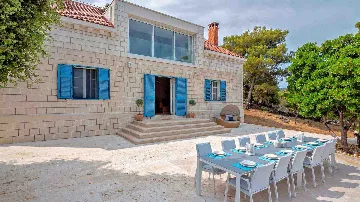 Villa with Sea Views in Pučišća (Sleeps 12)