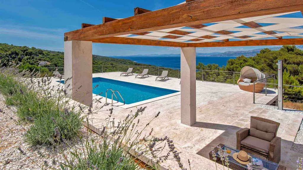 Villa with Sea Views in Pučišća (Sleeps 12)