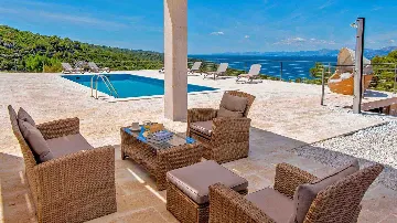 Villa with Sea Views in Pučišća (Sleeps 12)