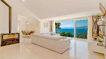 Villa with Sea Views in Pučišća (Sleeps 12)