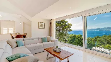 Villa with Sea Views in Pučišća (Sleeps 12)