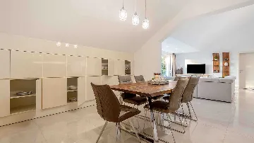 Villa with Sea Views in Pučišća (Sleeps 12)