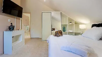 Villa with Sea Views in Pučišća (Sleeps 12)