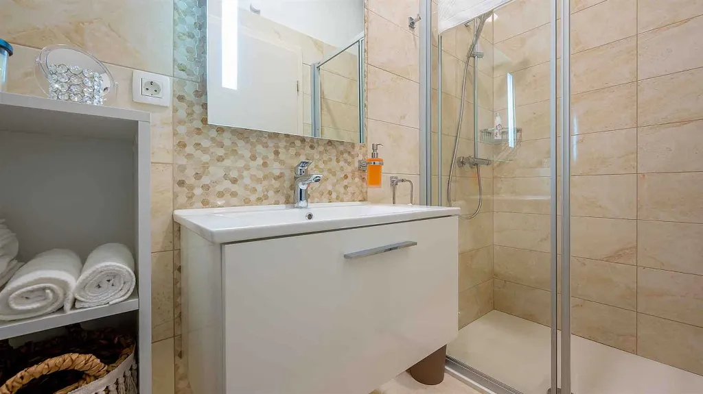 Villa with Sea Views in Pučišća (Sleeps 12)