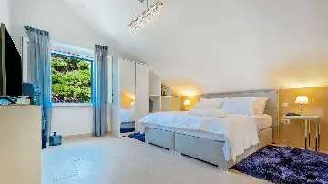 Villa with Sea Views in Pučišća (Sleeps 12)