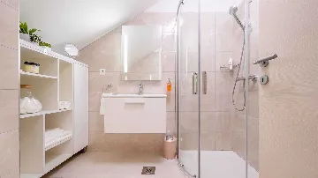 Villa with Sea Views in Pučišća (Sleeps 12)