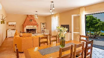 Villa with Sea Views in Pučišća (Sleeps 12)