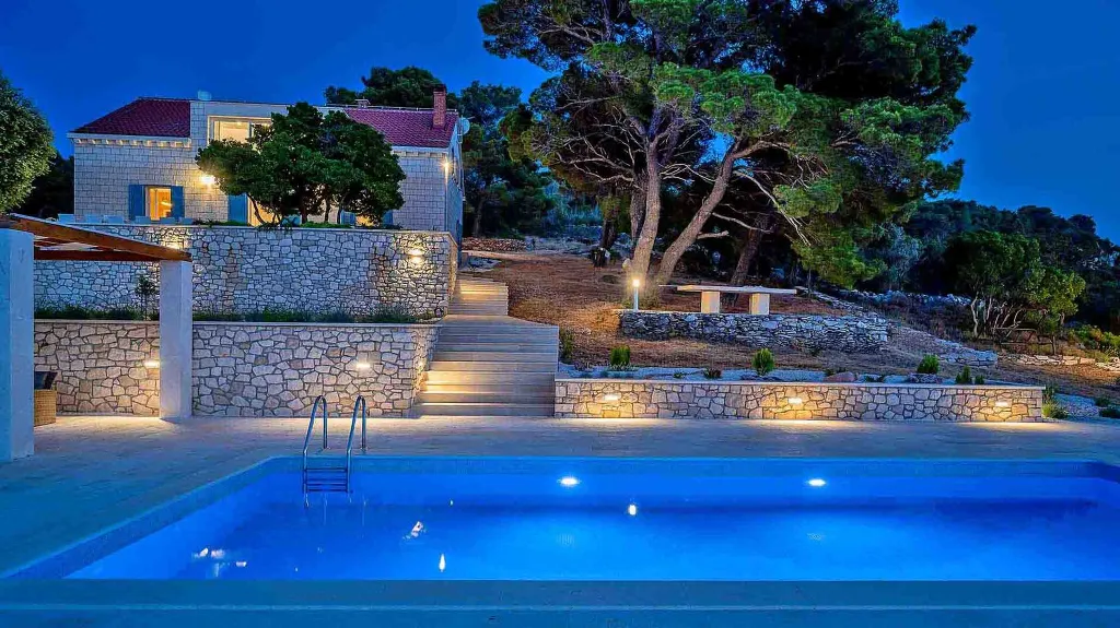 Villa with Sea Views in Pučišća (Sleeps 12)