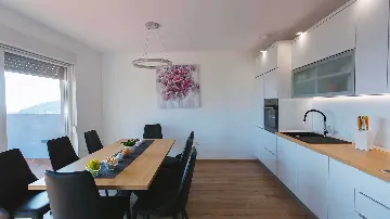 4-Bedroom Sea-View Villa in Klis