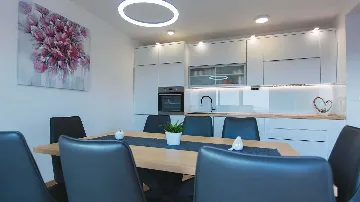 4-Bedroom Sea-View Villa in Klis