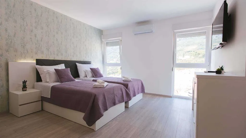 4-Bedroom Sea-View Villa in Klis