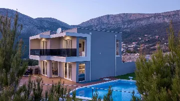 4-Bedroom Sea-View Villa in Klis