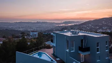 4-Bedroom Sea-View Villa in Klis