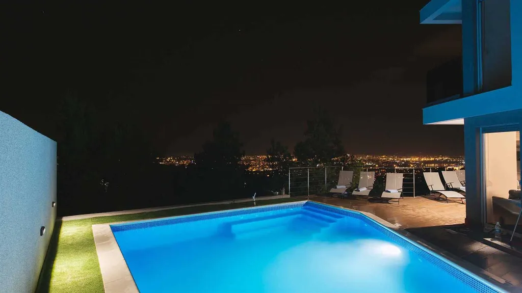 4-Bedroom Sea-View Villa in Klis