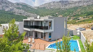 4-Bedroom Sea-View Villa in Klis