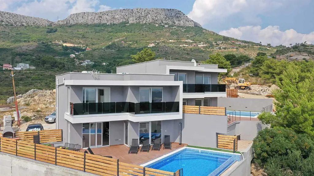 Villa Complex in Klis for Up to 16 Guests