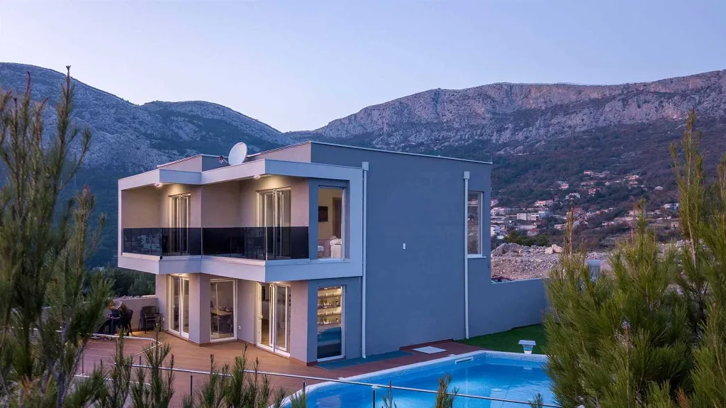 Villa Complex in Klis for Up to 16 Guests