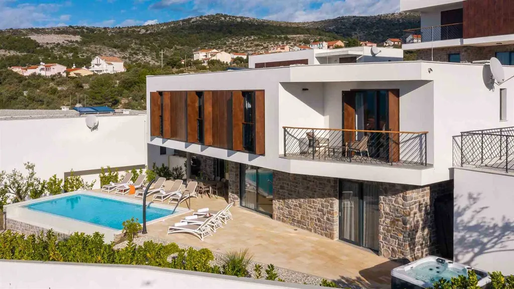 4-Bedroom Villa in Primošten Burnji for Up to 10
