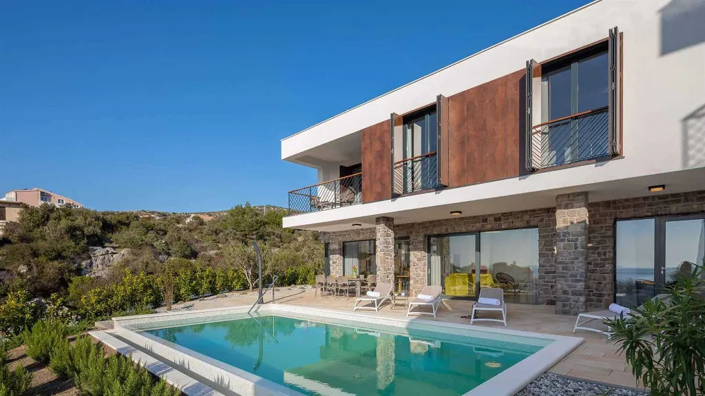 Villa with Sea Views in Primošten Burnji