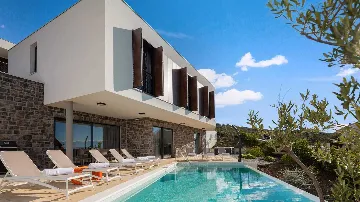 4-Bedroom Villa with Sea Views in Primošten Burnji