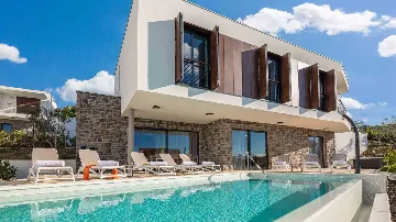 4-Bedroom Villa with Sea Views in Primošten Burnji