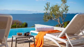4-Bedroom Villa with Sea Views in Primošten Burnji