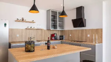 4-Bedroom Villa with Sea Views in Primošten Burnji