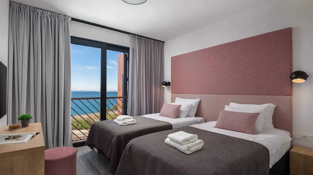 4-Bedroom Villa with Sea Views in Primošten Burnji