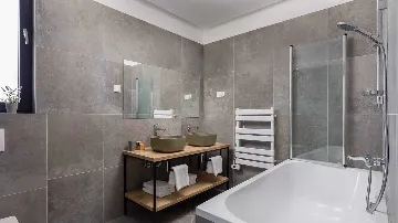 4-Bedroom Villa with Sea Views in Primošten Burnji