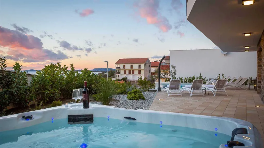 4-Bedroom Villa with Sea Views in Primošten Burnji