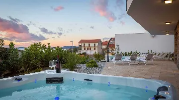 4-Bedroom Villa with Sea Views in Primošten Burnji