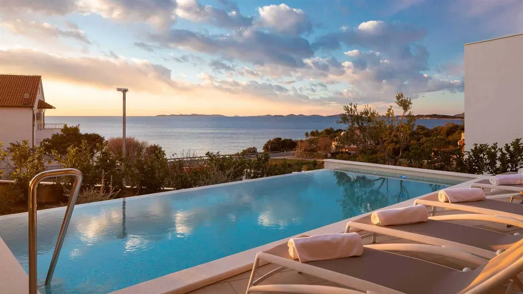 4-Bedroom Villa with Sea Views in Primošten Burnji