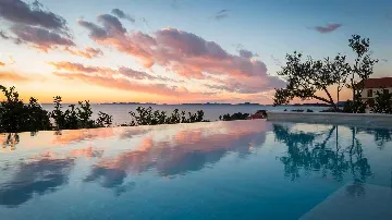 4-Bedroom Villa with Sea Views in Primošten Burnji