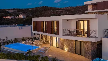 4-Bedroom Villa with Sea Views in Primošten Burnji