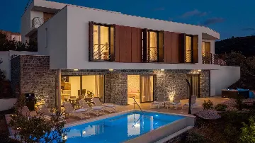 4-Bedroom Villa with Sea Views in Primošten Burnji