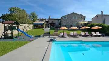 Stone Villa Estate in Buzet for Up to 28 Guests