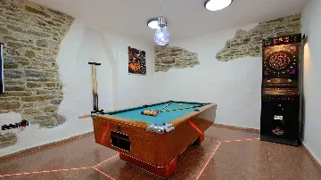 Stone Villa Estate in Buzet for Up to 28 Guests