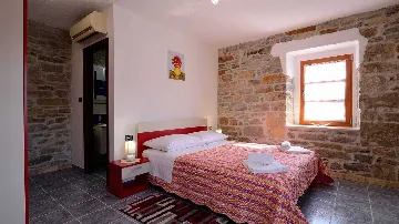 Stone Villa Estate in Buzet for Up to 28 Guests