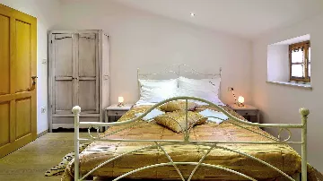 Stone Villa Estate in Buzet for Up to 28 Guests