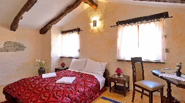 Stone Villa Estate in Buzet for Up to 28 Guests