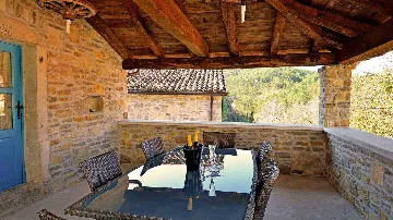 Stone Villa Estate in Buzet for Up to 28 Guests