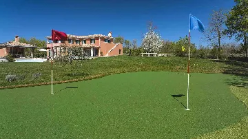 Tinjan 4-Bedroom Villa for 8 Guests, Croatia