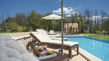 Tinjan 4-Bedroom Villa for 8 Guests, Croatia