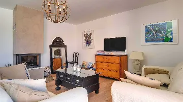 Tinjan 4-Bedroom Villa for 8 Guests, Croatia