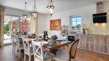 Tinjan 4-Bedroom Villa for 8 Guests, Croatia