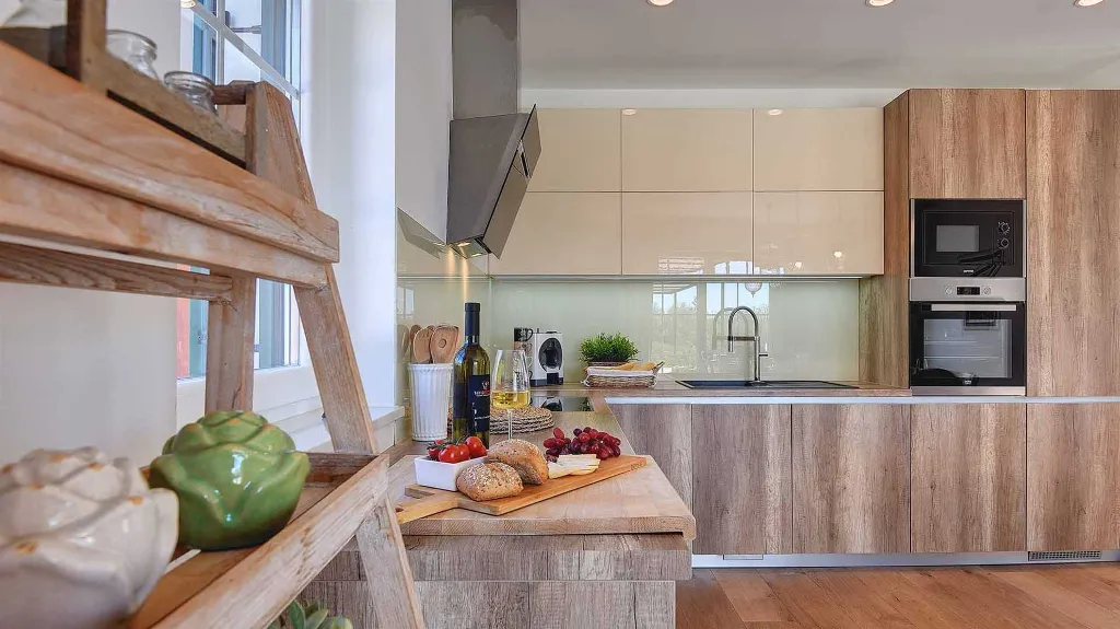 Tinjan 4-Bedroom Villa for 8 Guests, Croatia