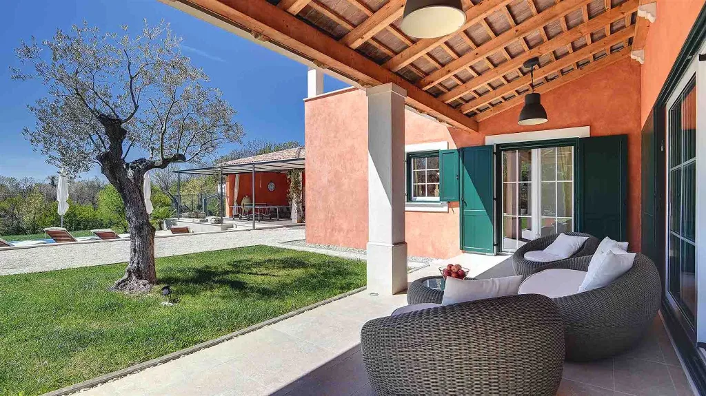 Tinjan 4-Bedroom Villa for 8 Guests, Croatia